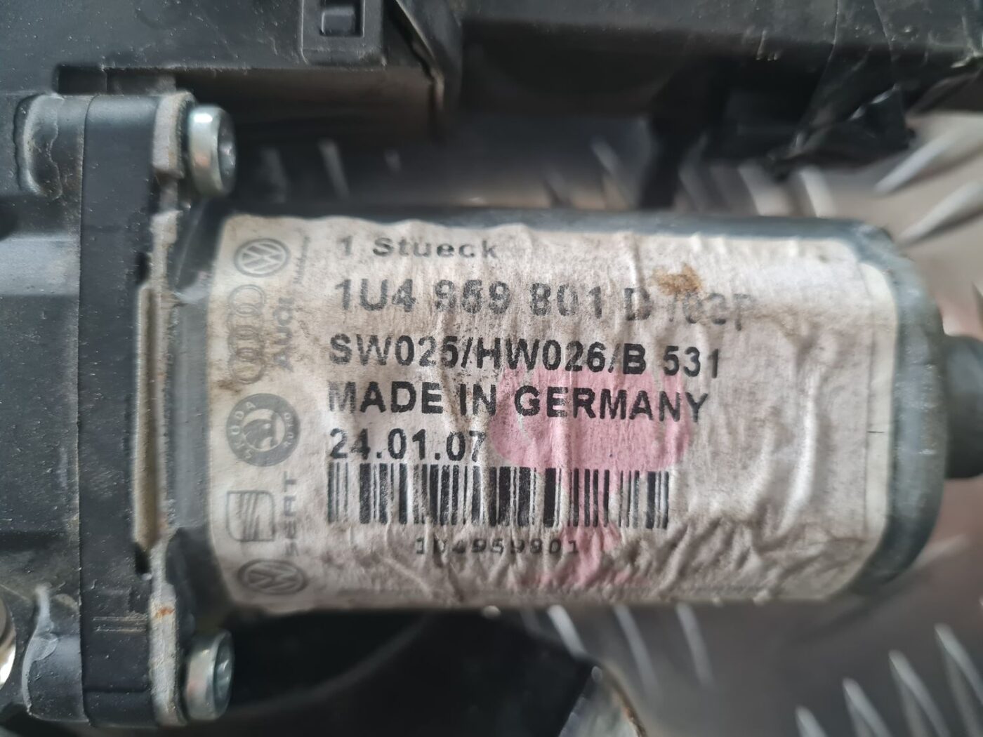 Stikla pacelšanas mehānisms priekšējais kreisais priekš SKODA OCTAVIA 2002 9 Stikla pacelšanas mehānisms priekšējais kreisais priekš SKODA OCTAVIA 2002