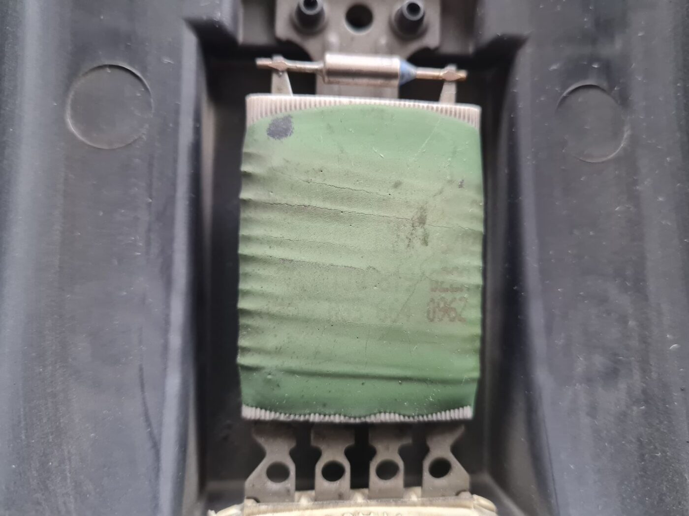 Salona ventilatora rezistors priekš SKODA OCTAVIA 2002