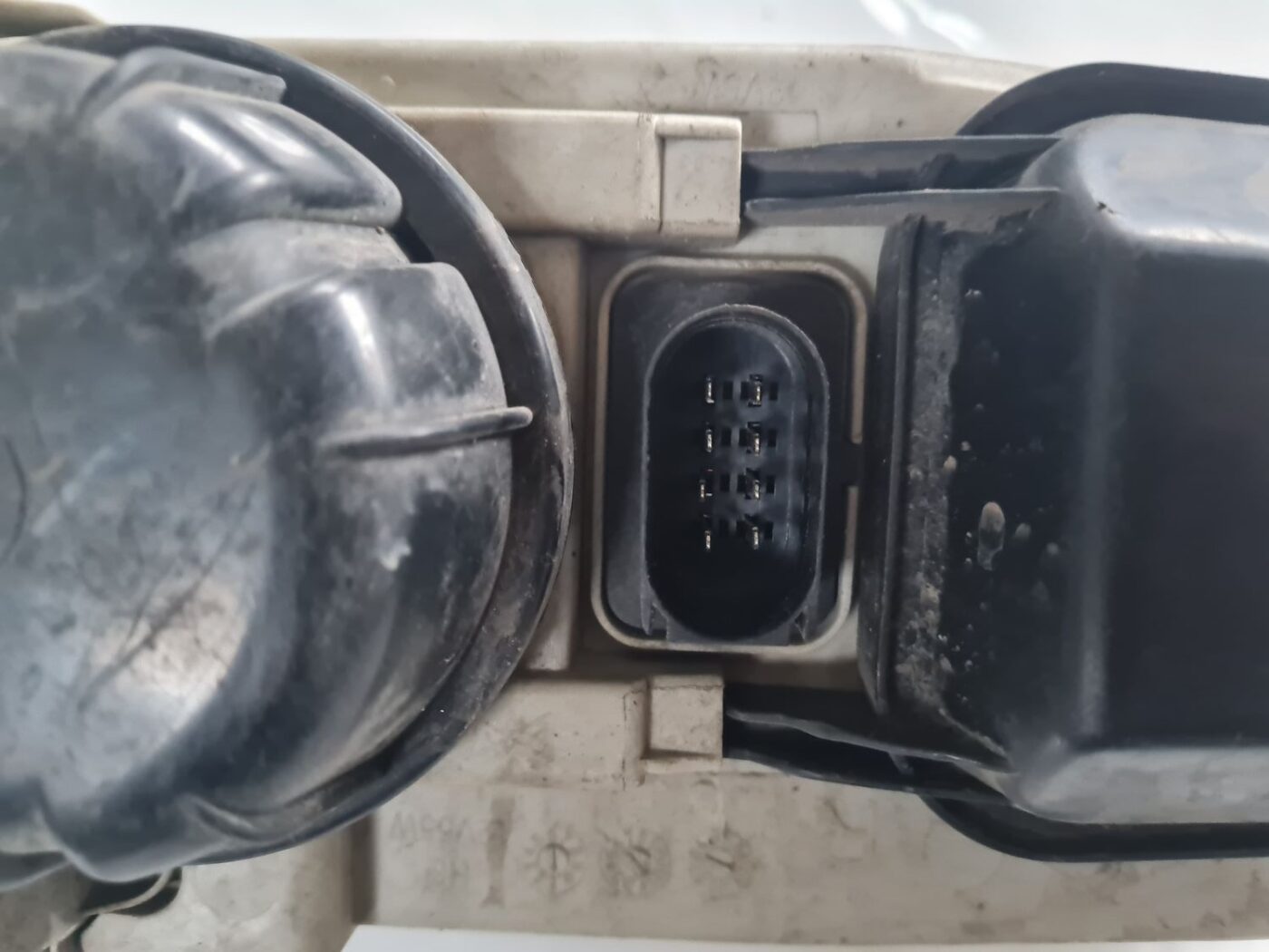 Priekšējais labais lukturis priekš SKODA OCTAVIA 2002