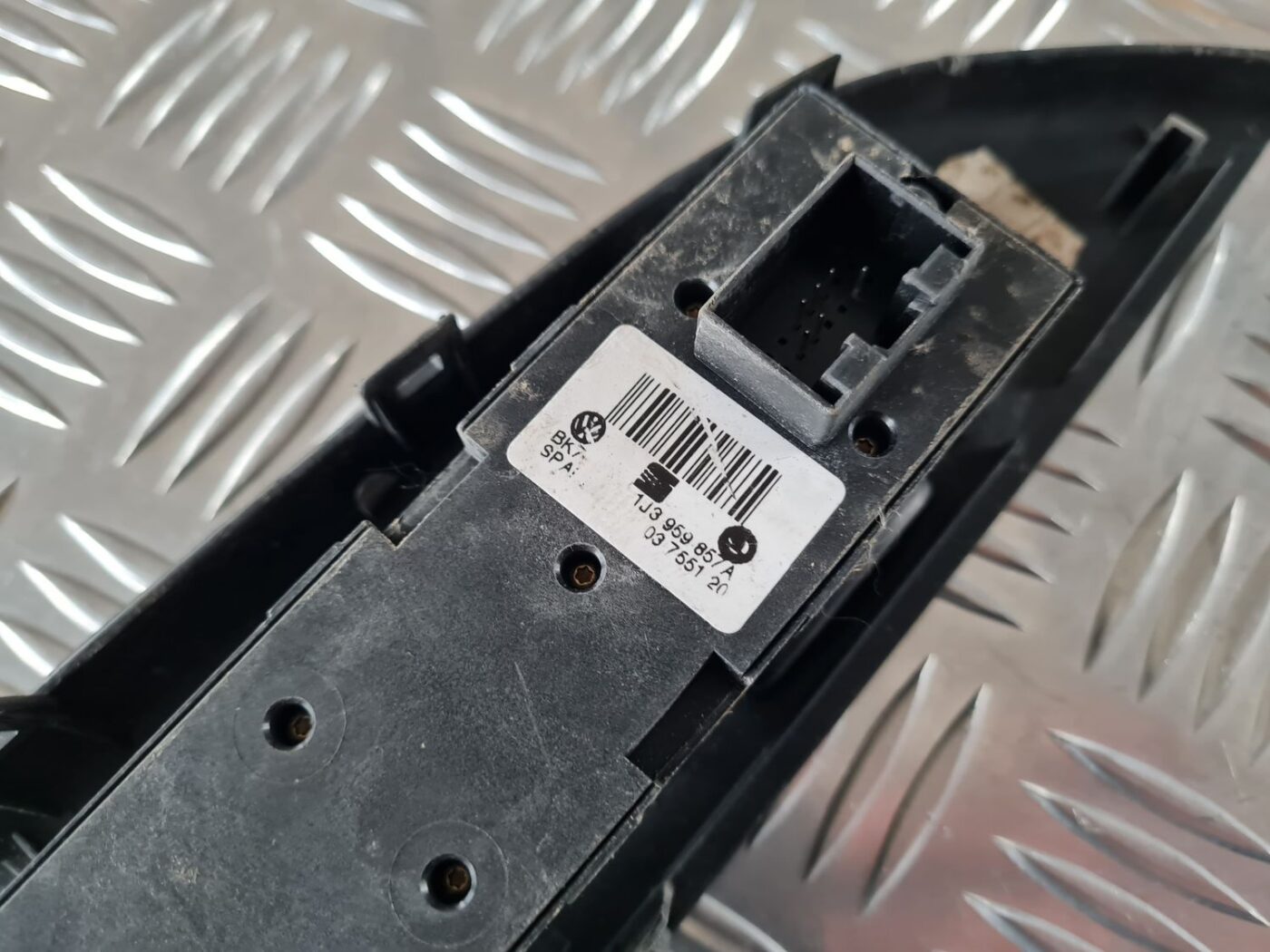 Šofera durvju slēdža pogas priekš ŠKODA FABIA 2003