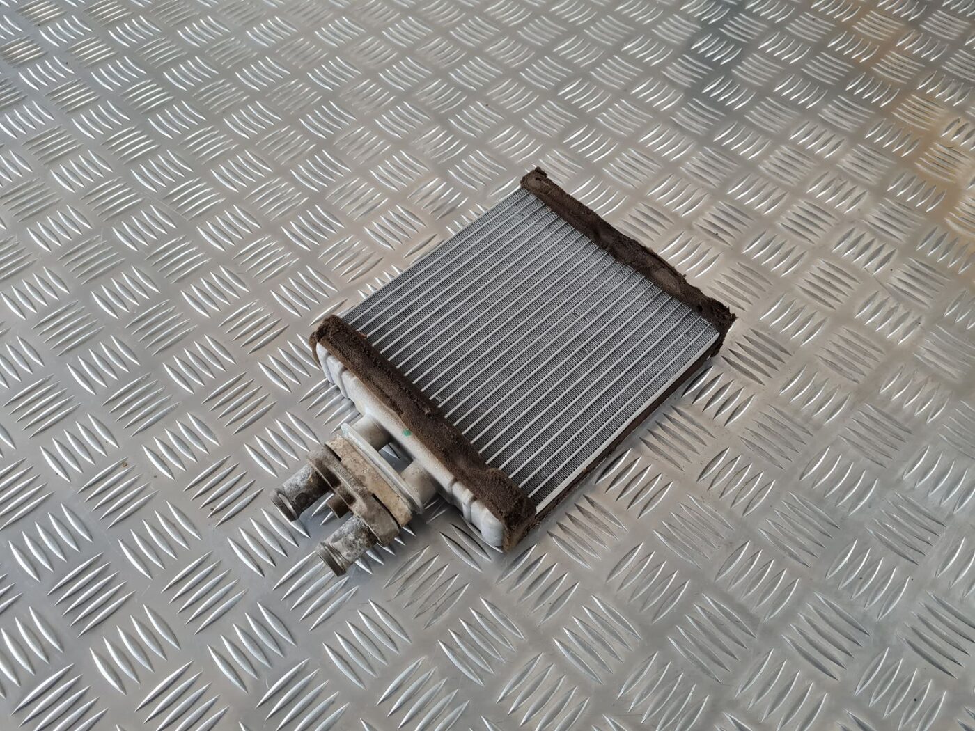 Apsildes sistēmas radiators priekš ŠKODA FABIA 2003