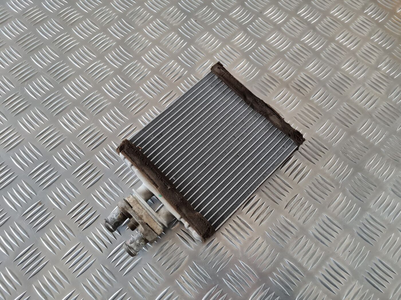 Apsildes sistēmas radiators priekš ŠKODA FABIA 2003