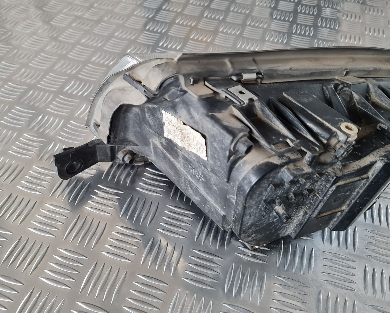 Priekšējais labais lukturis priekš ŠKODA FABIA 2003