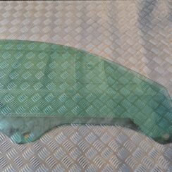 Priekšējo labo durvju stikls priekš AUDI A6 1998