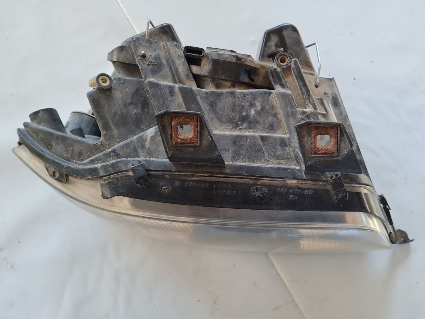 Priekšējais labais lukturis priekš AUDI A6 1998 8 Priekšējais labais lukturis priekš AUDI A6 1998