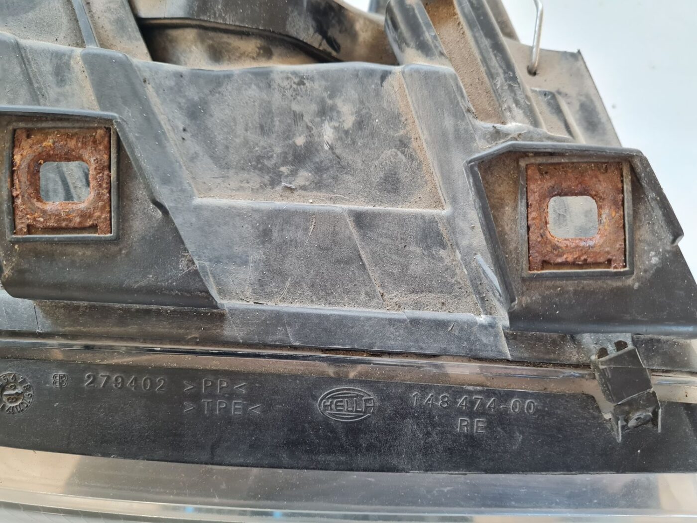 Priekšējais labais lukturis priekš AUDI A6 1998 7 Priekšējais labais lukturis priekš AUDI A6 1998