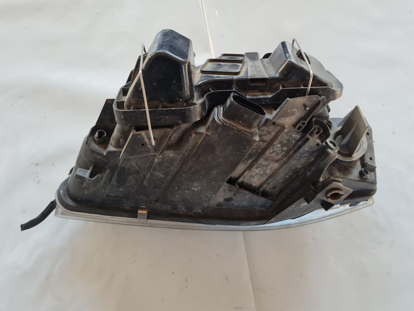 Priekšējais labais lukturis priekš AUDI A6 1998 5 Priekšējais labais lukturis priekš AUDI A6 1998