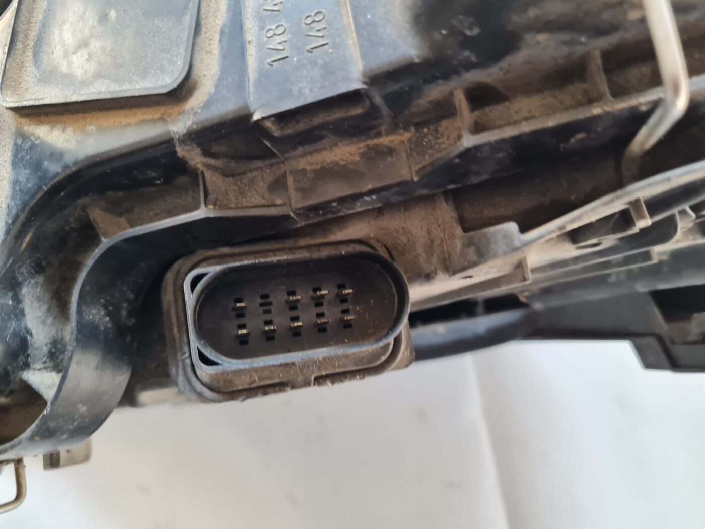 Priekšējais labais lukturis priekš AUDI A6 1998 4 Priekšējais labais lukturis priekš AUDI A6 1998