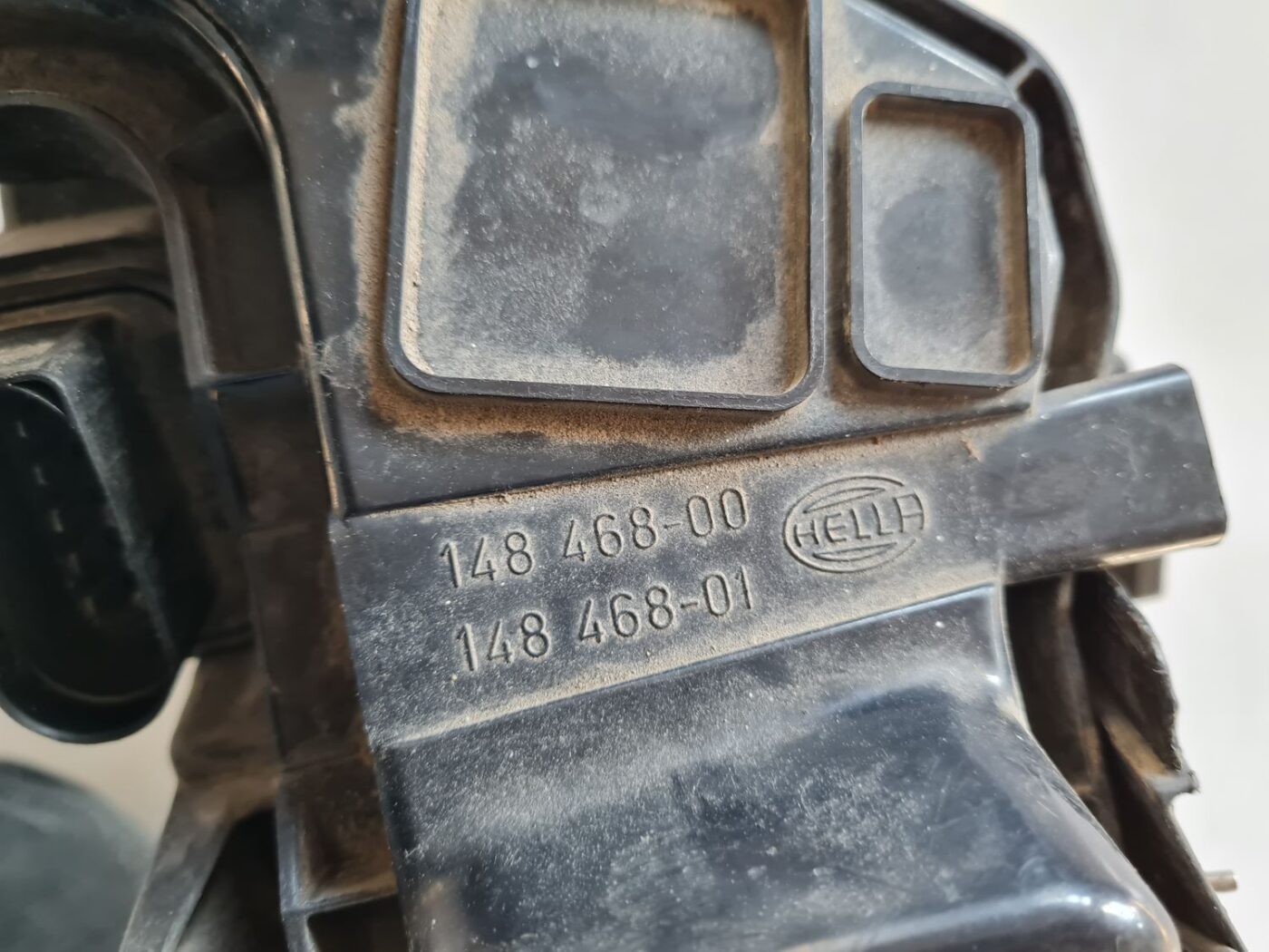 Priekšējais labais lukturis priekš AUDI A6 1998 3 Priekšējais labais lukturis priekš AUDI A6 1998