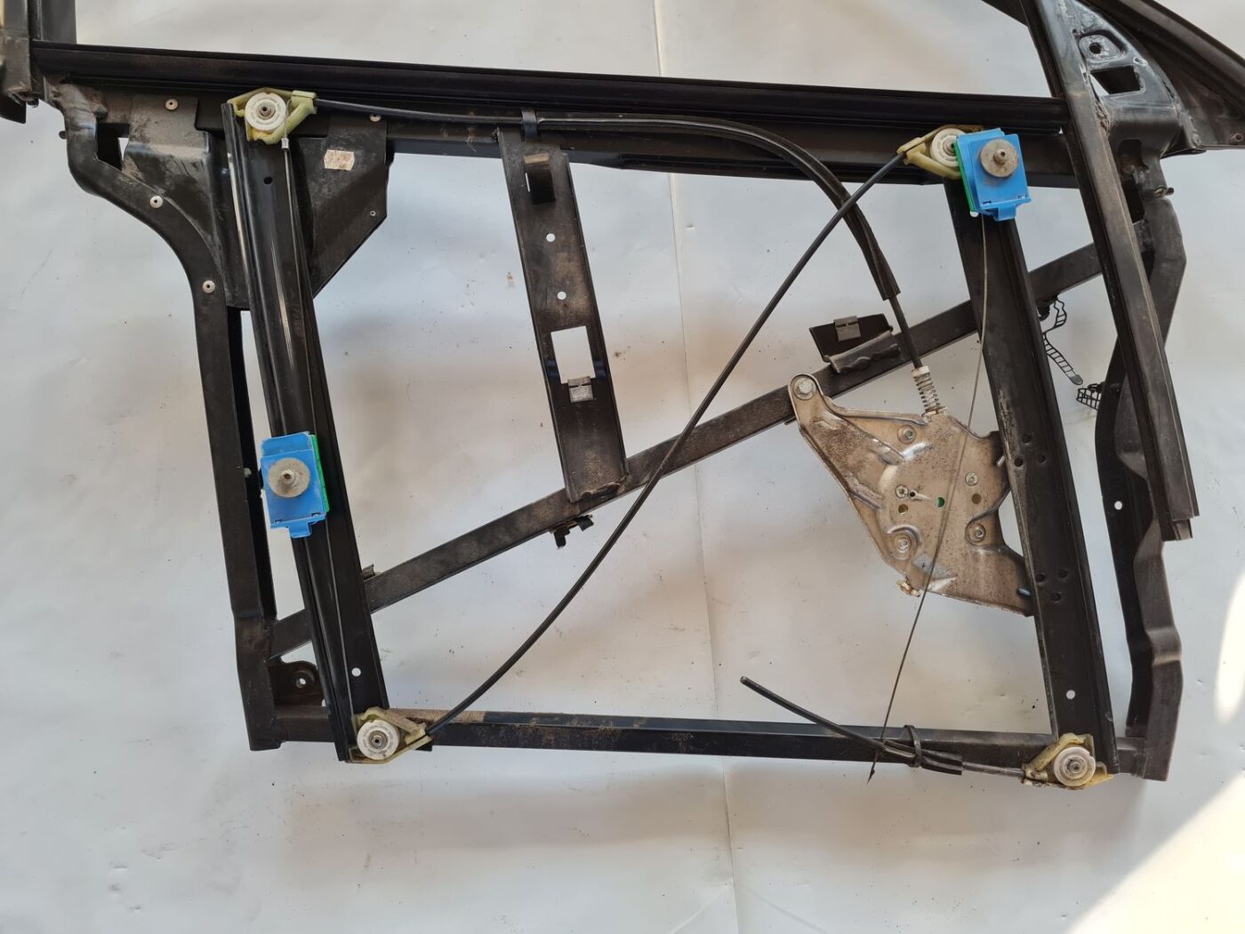 Durvju rāmis priekš AUDI A6 1998 2 Durvju rāmis priekš AUDI A6 1998