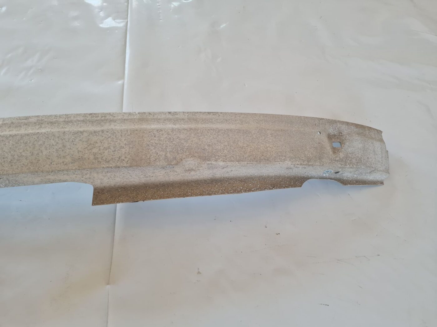 Aizmugurējā bufera pastiprinātājs priekš AUDI A6 1998 4 Aizmugurējā bufera pastiprinātājs priekš AUDI A6 1998