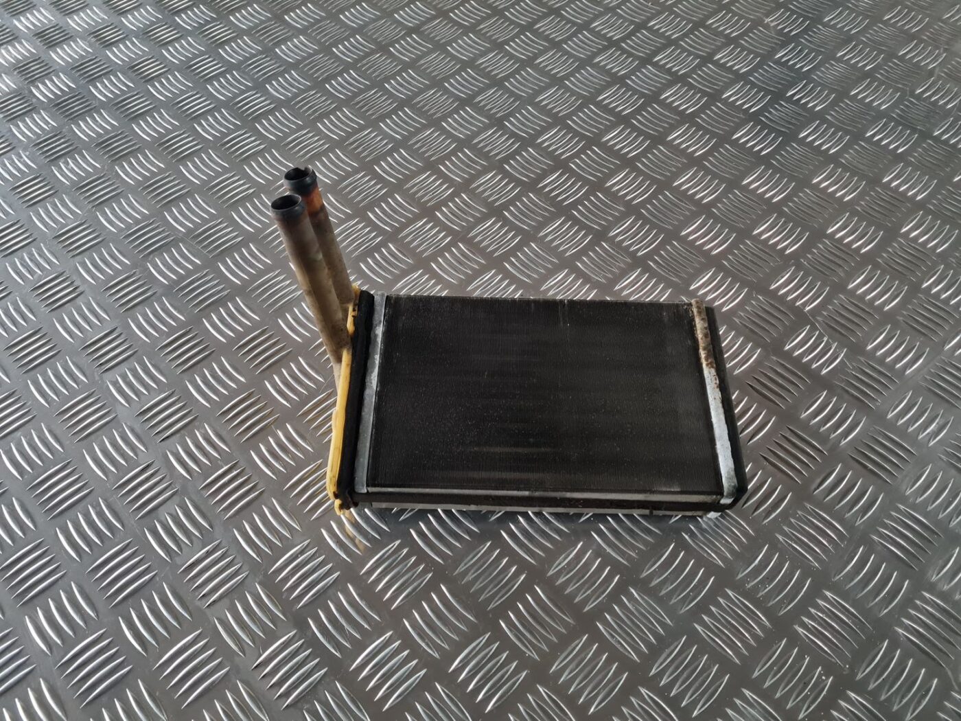 Apsildes sistēmas radiators priekš AUDI 80 1991