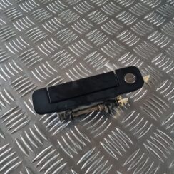 Priekšējāis labais durvju rokturis priekš AUDI 80 1991