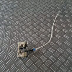 Aizmugurējo kreiso durvju slēdzene priekš AUDI 80 1991