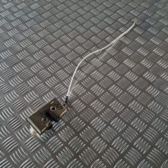 Aizmugurējo labo durvju slēdzene priekš AUDI 80 1991