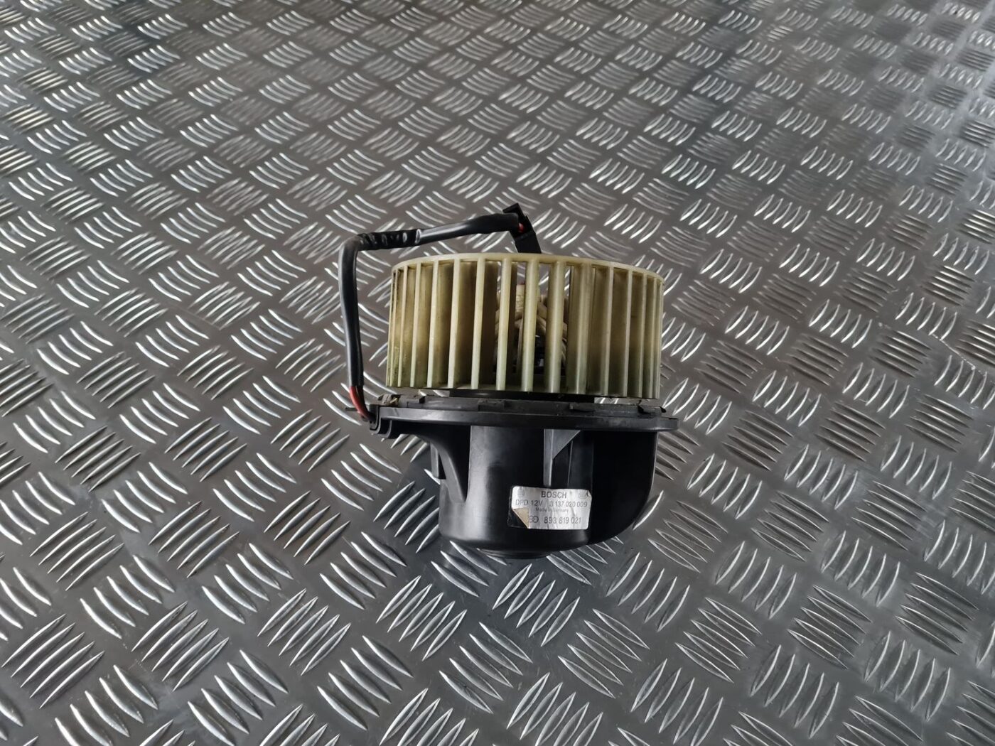 Salona ventilators priekš AUDI 80 1991