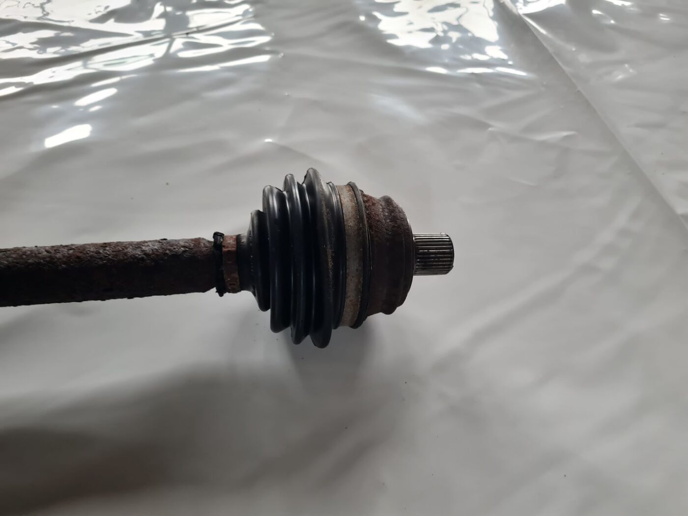 Pusass priekšēja labā priekš AUDI 80 1991