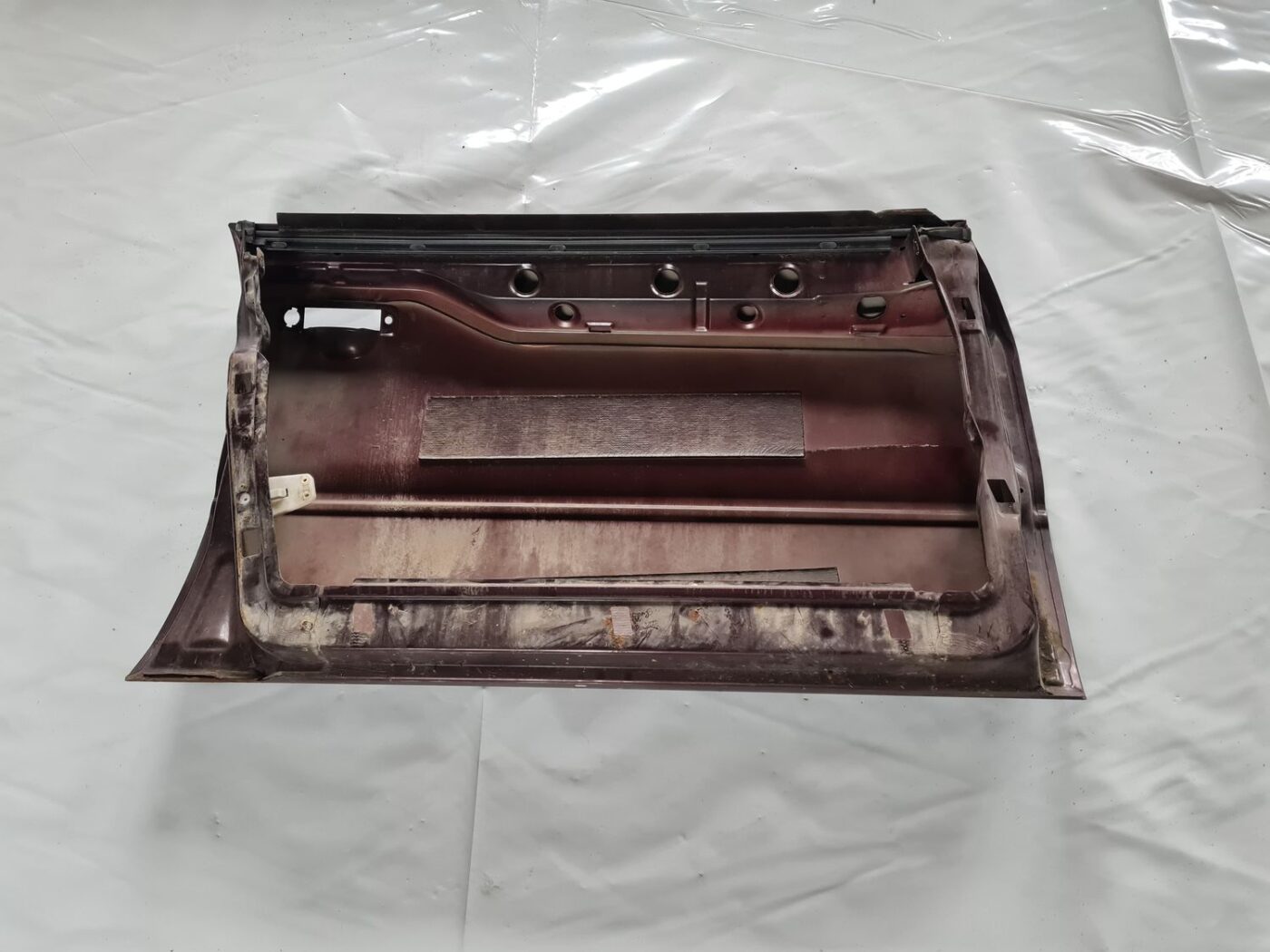 Priekšējās kreisās durvis priekš AUDI 80 1991 8 Priekšējās kreisās durvis priekš AUDI 80 1991