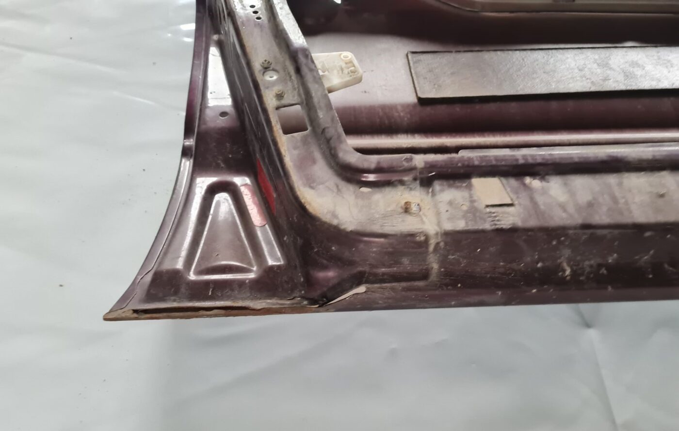 Priekšējās kreisās durvis priekš AUDI 80 1991 5 Priekšējās kreisās durvis priekš AUDI 80 1991