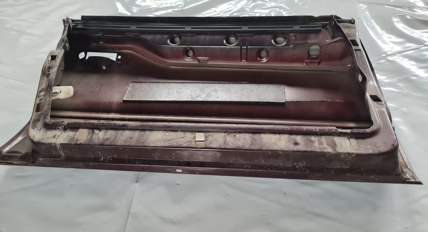 Priekšējās kreisās durvis priekš AUDI 80 1991 3 Priekšējās kreisās durvis priekš AUDI 80 1991