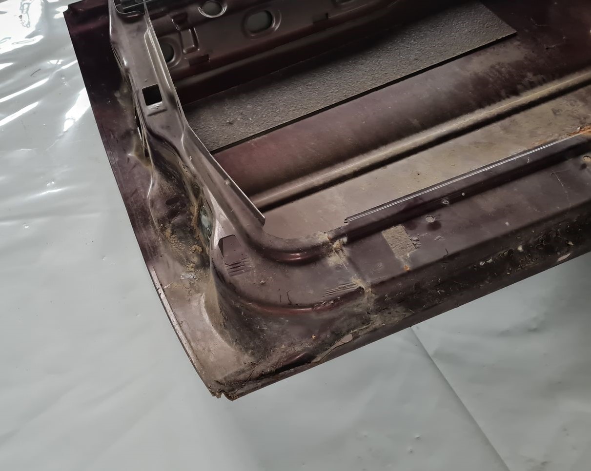 Aizmugurējās labās durvis priekš AUDI 80 1991