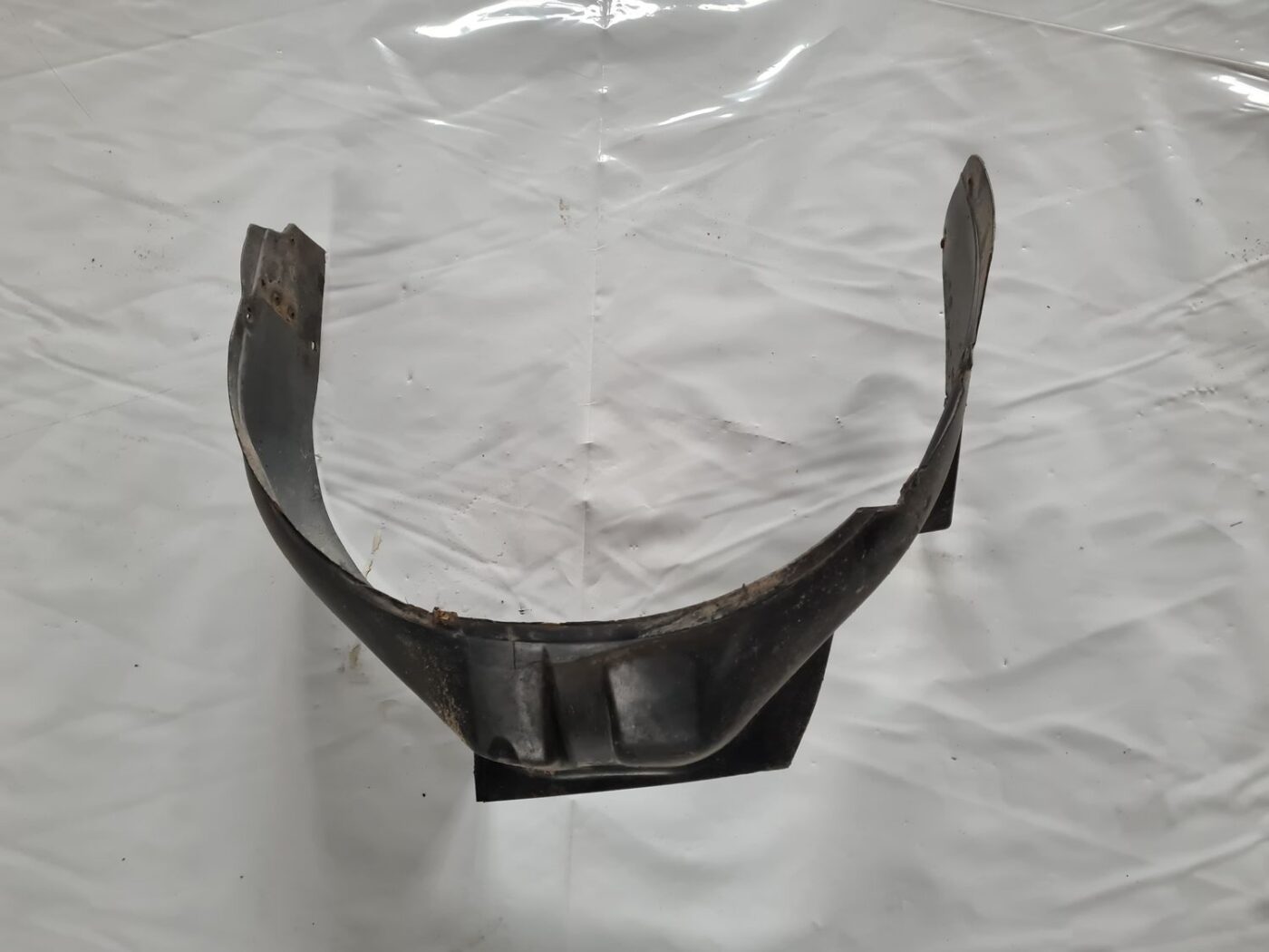 Priekšējais kreisais paspārns priekš AUDI 80 1991