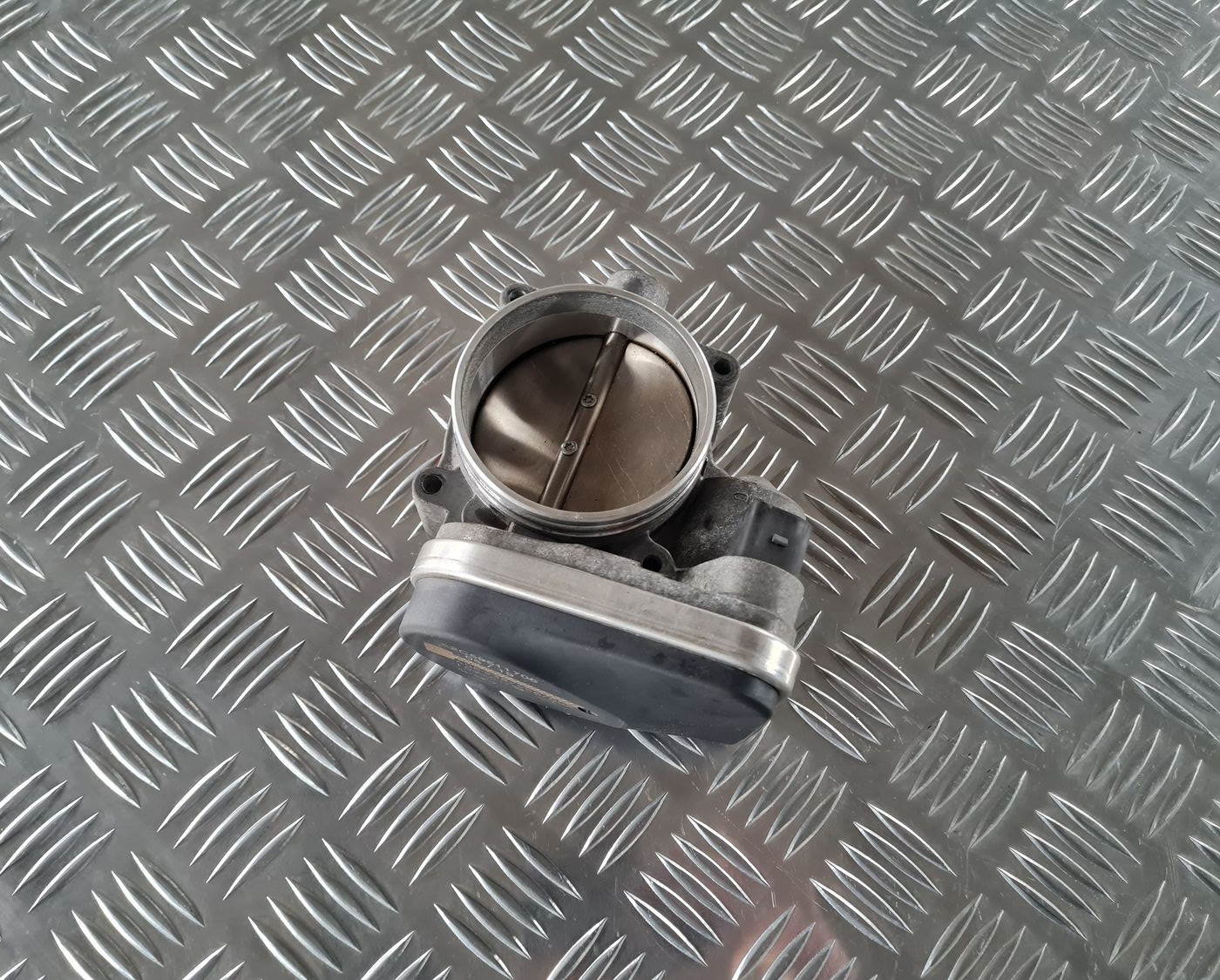 Droseļvārsts priekš BMW 6 E63 645 2004