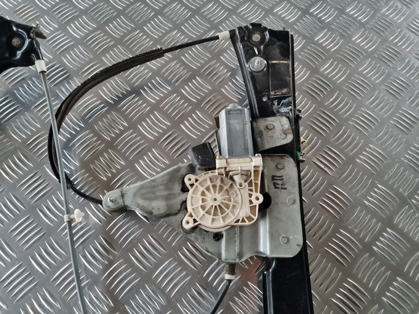 Stikla pacelšanas mehānisms priekšējais labais priekš BMW 6 E63 645 2004