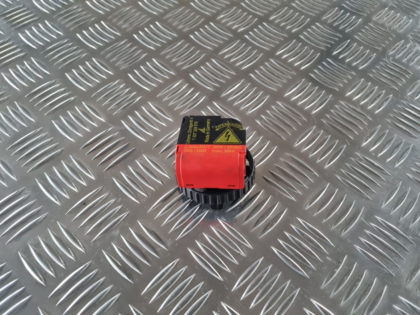 Aizdedzes bloks ksenona spuldzei priekš BMW 6 E63 645 2004 4 Aizdedzes bloks ksenona spuldzei priekš BMW 6 E63 645 2004