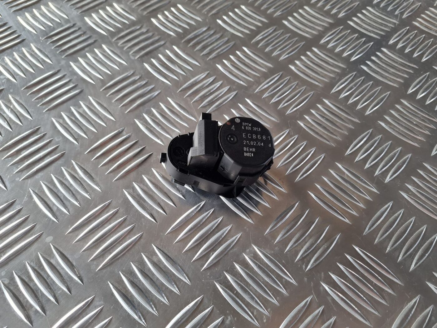 Apsildes sistēmas aktuators priekš BMW 6 E63 645 2004