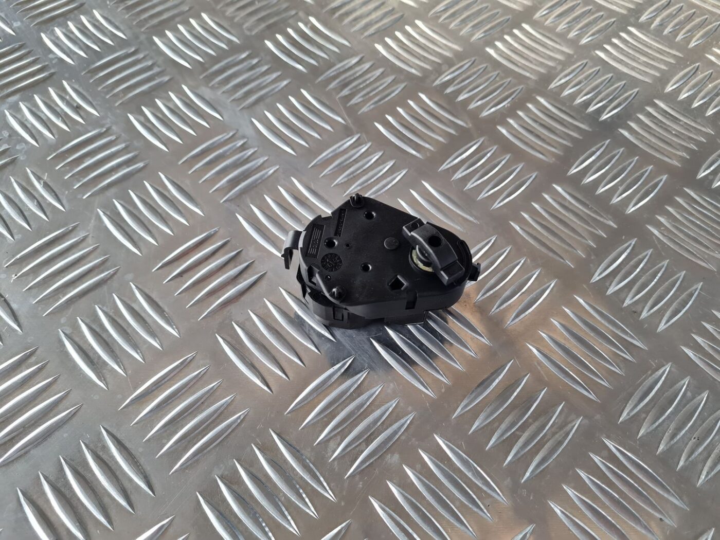 Apsildes sistēmas aktuators priekš BMW 6 E63 645 2004