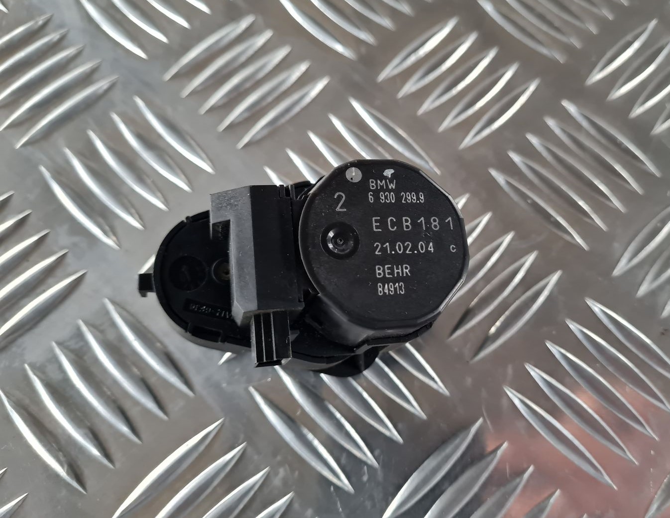 Apsildes sistēmas aktuators priekš BMW 6 E63 645 2004 2 Apsildes sistēmas aktuators priekš BMW 6 E63 645 2004