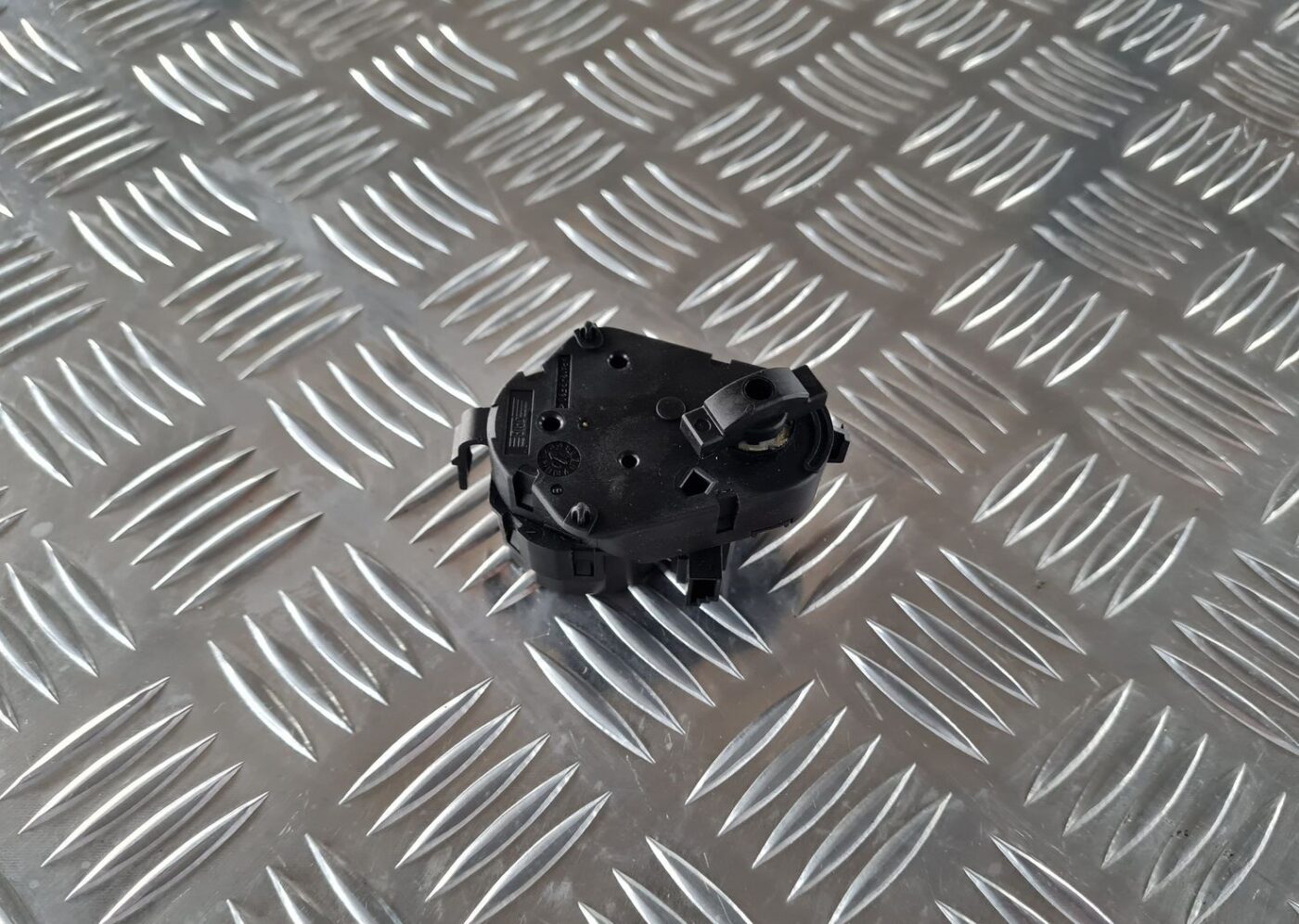 Apsildes sistēmas aktuators priekš BMW 6 E63 645 2004 3 Apsildes sistēmas aktuators priekš BMW 6 E63 645 2004