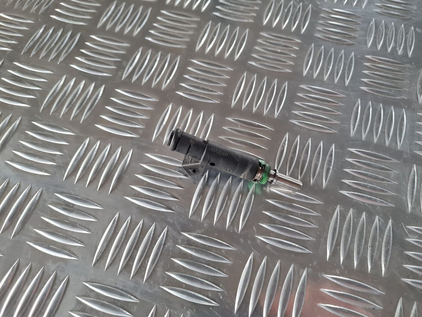 Degvielas smidzinātājs priekš BMW 6 E63 645 2004