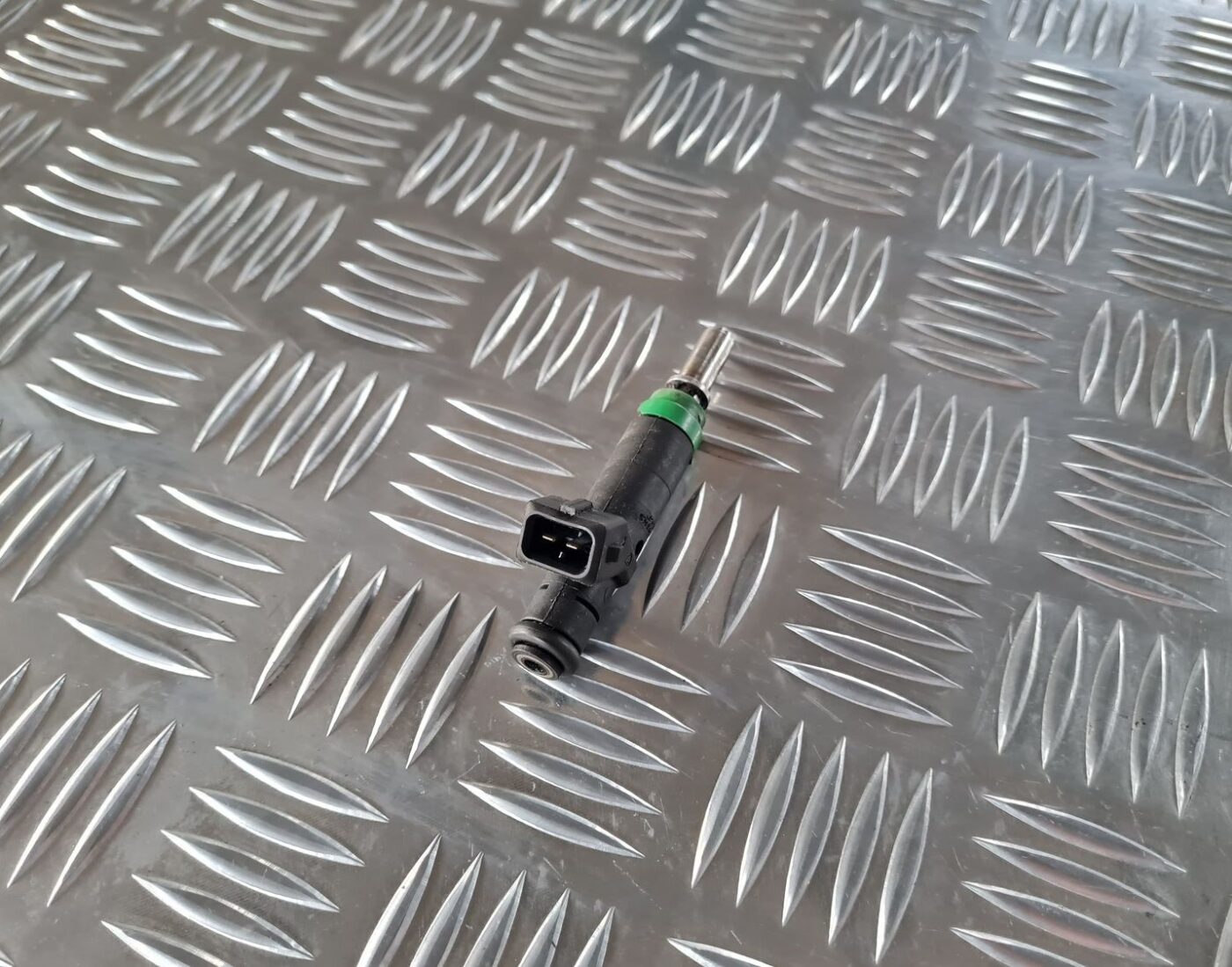 Degvielas smidzinātājs priekš BMW 6 E63 645 2004