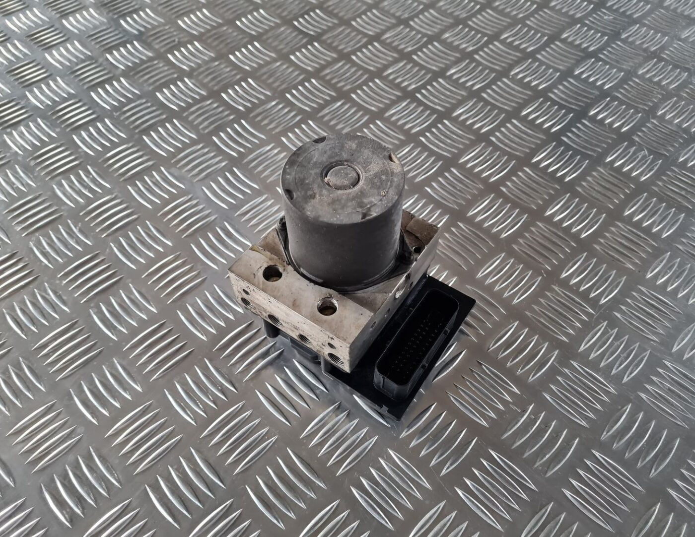 ABS bloks priekš BMW 6 E63 645 2004