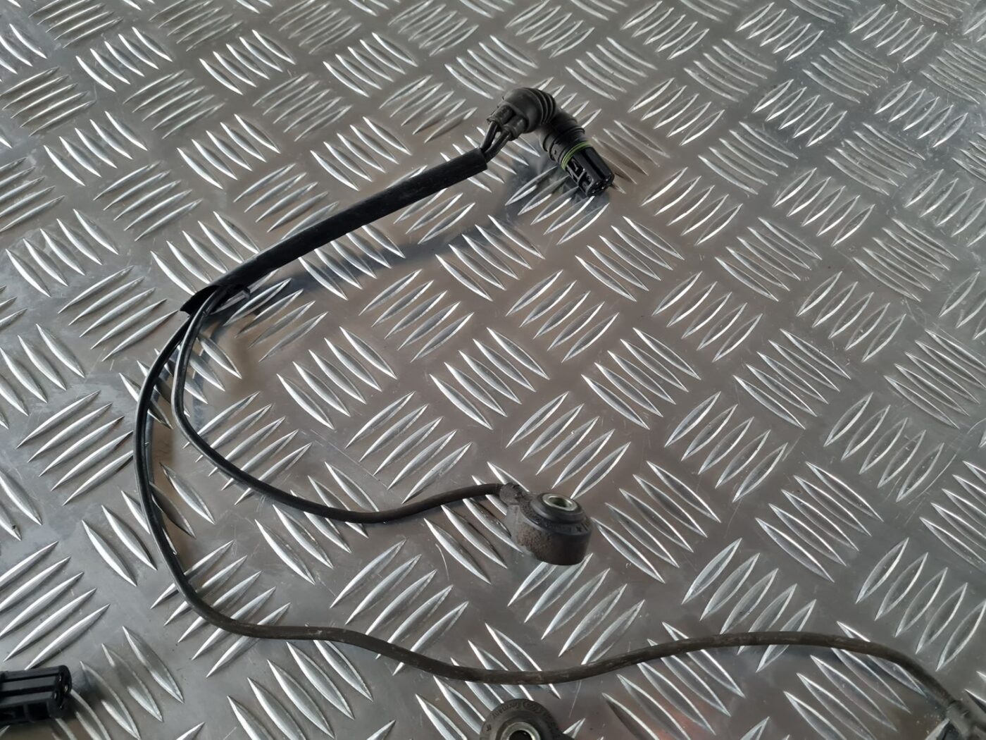 Detonācijas dēvējs priekš BMW 6 E63 645 2004 4 Detonācijas dēvējs priekš BMW 6 E63 645 2004