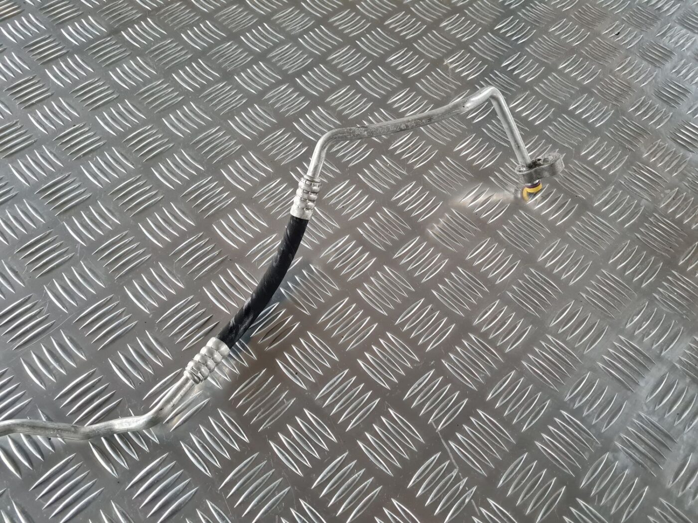 Gaisa kondicioniera galvenā caurule priekš BMW 6 E63 645 2004 4 Gaisa kondicioniera galvenā caurule priekš BMW 6 E63 645 2004