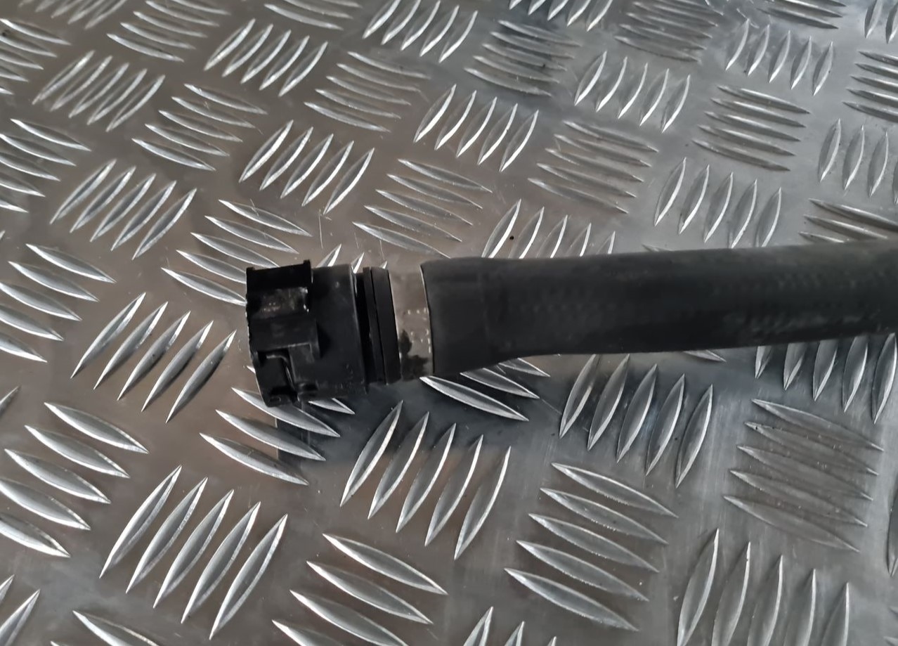 Dzesēšanas caurule priekš BMW 6 E63 645 2004