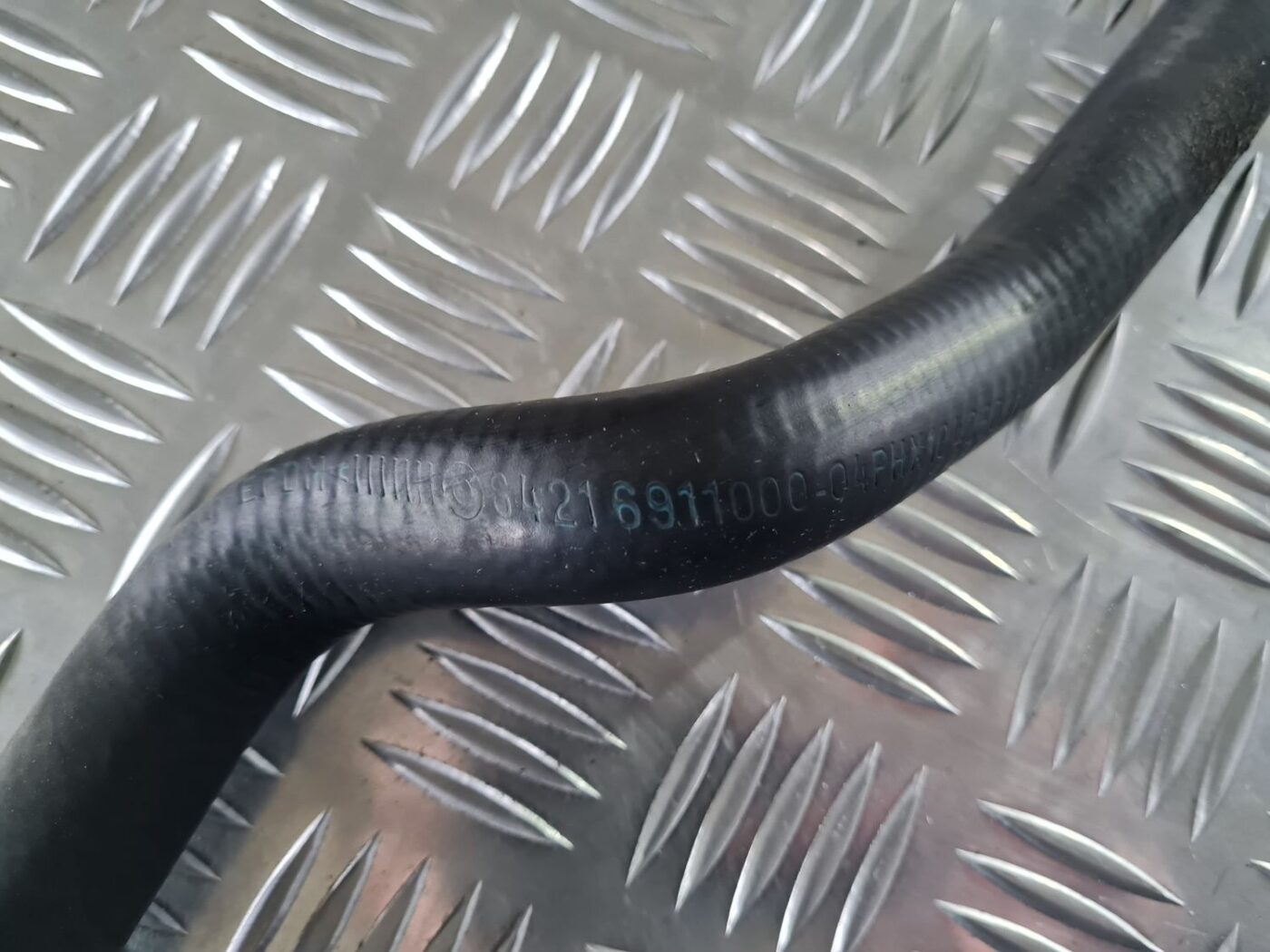 Dzesēšanas caurule priekš BMW 6 E63 645 2004