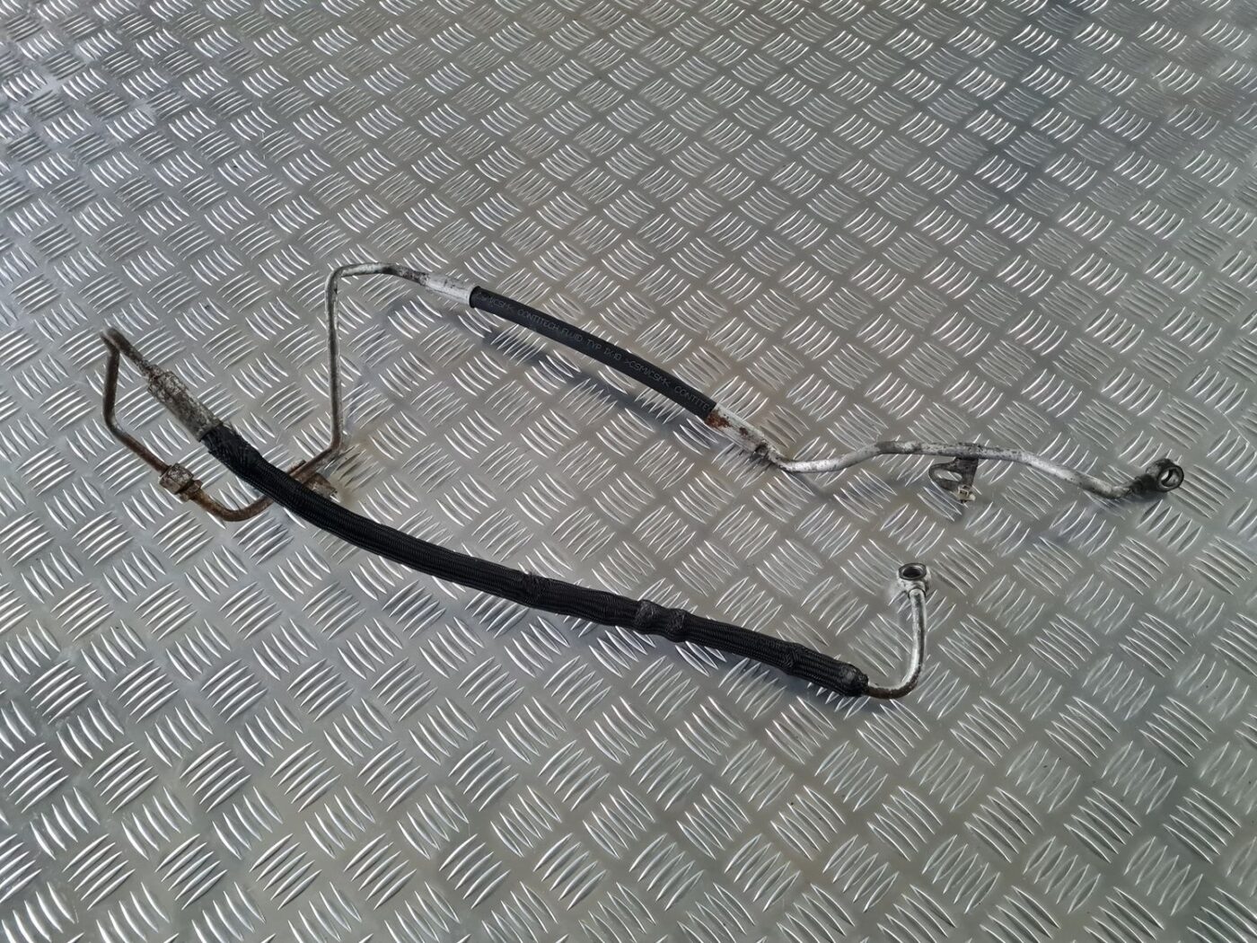 Hidrauliska pastiprinātāja caurule priekš BMW 6 E63 645 2004