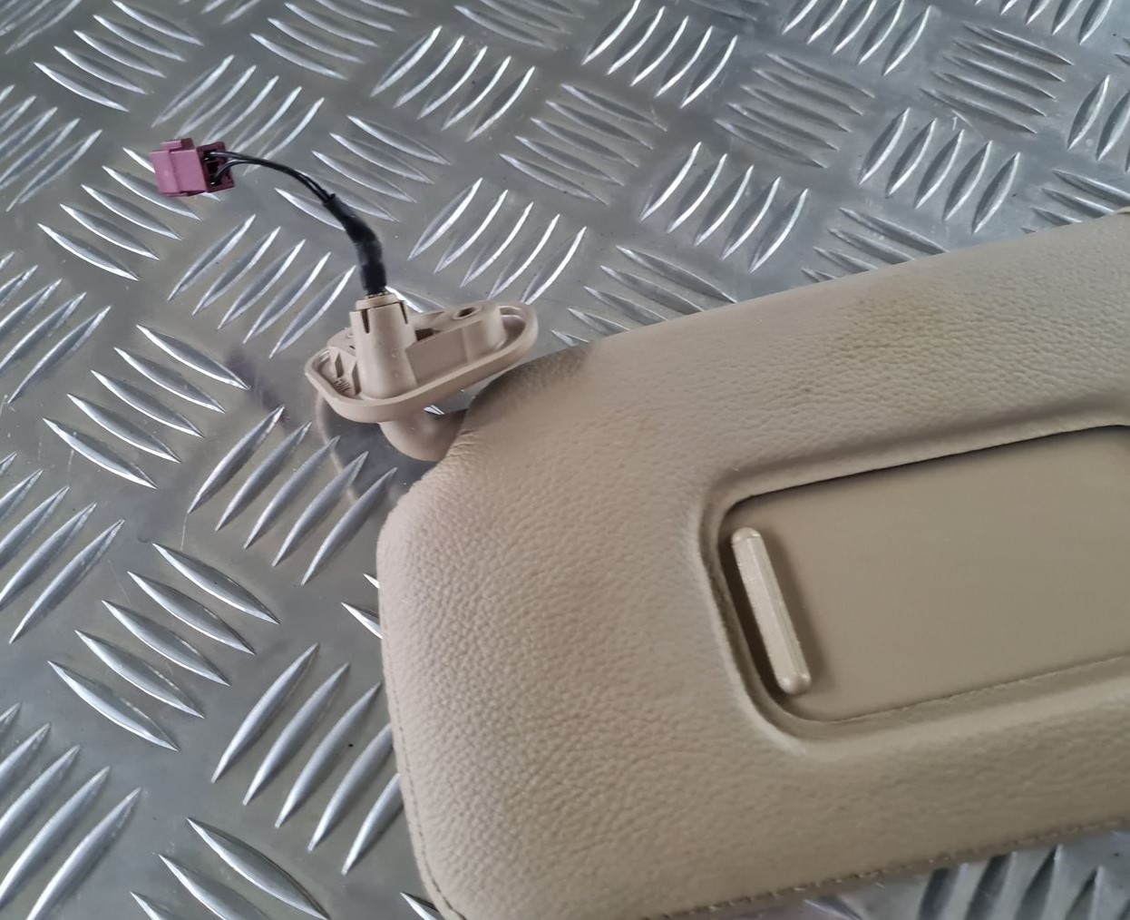 Saules aizsargs priekš BMW 6 E63 645 2004 2 Saules aizsargs priekš BMW 6 E63 645 2004