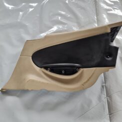 Aizmugurējo labo durvju apdare priekš BMW 6 E63 645 2004