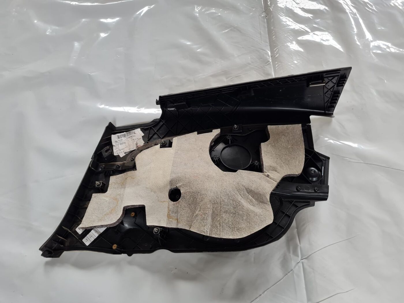 Aizmugurējo kreiso durvju apdare priekš BMW 6 E63 645 2004 4 Aizmugurējo kreiso durvju apdare priekš BMW 6 E63 645 2004