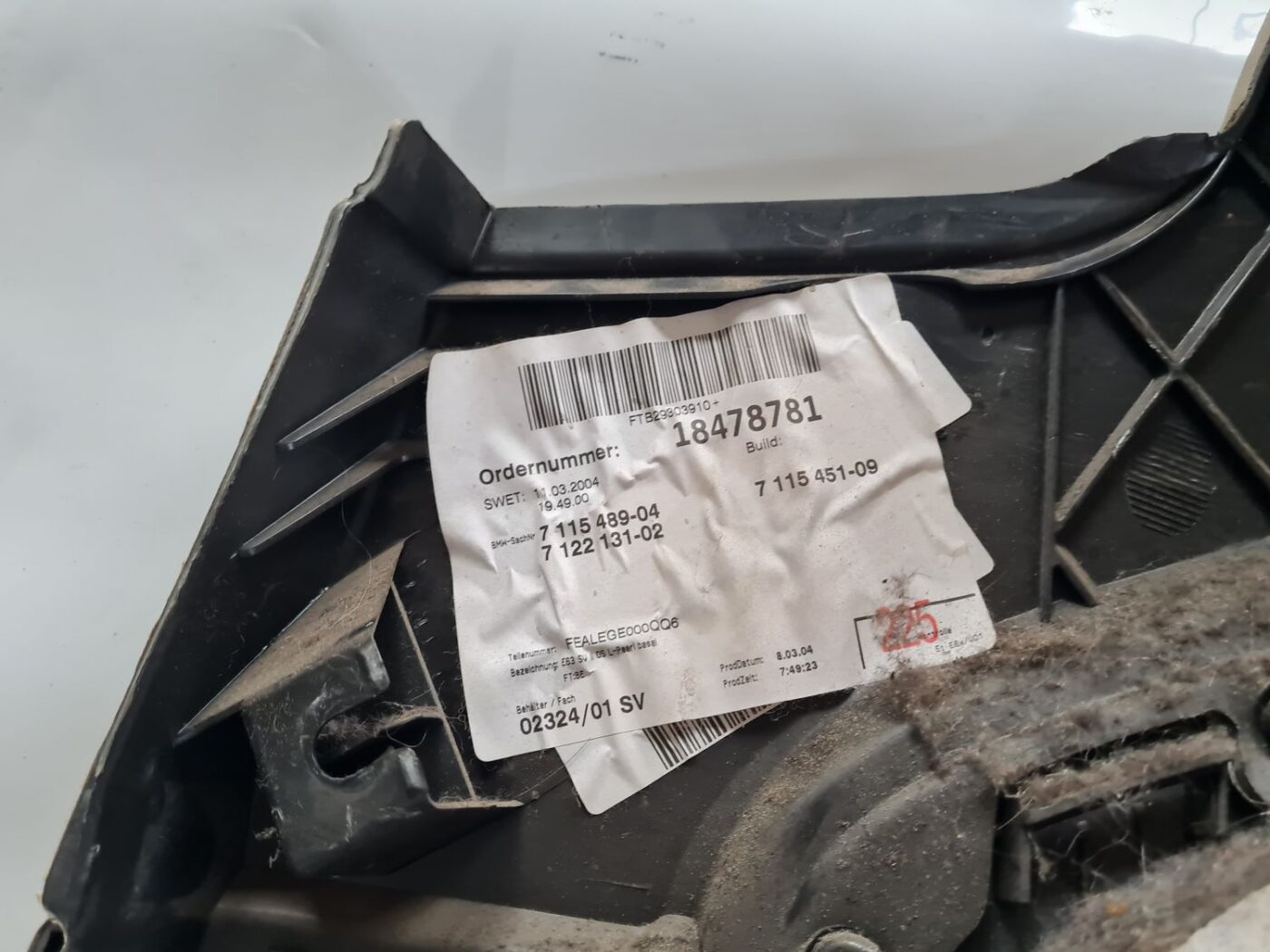 Aizmugurējo kreiso durvju apdare priekš BMW 6 E63 645 2004 3 Aizmugurējo kreiso durvju apdare priekš BMW 6 E63 645 2004