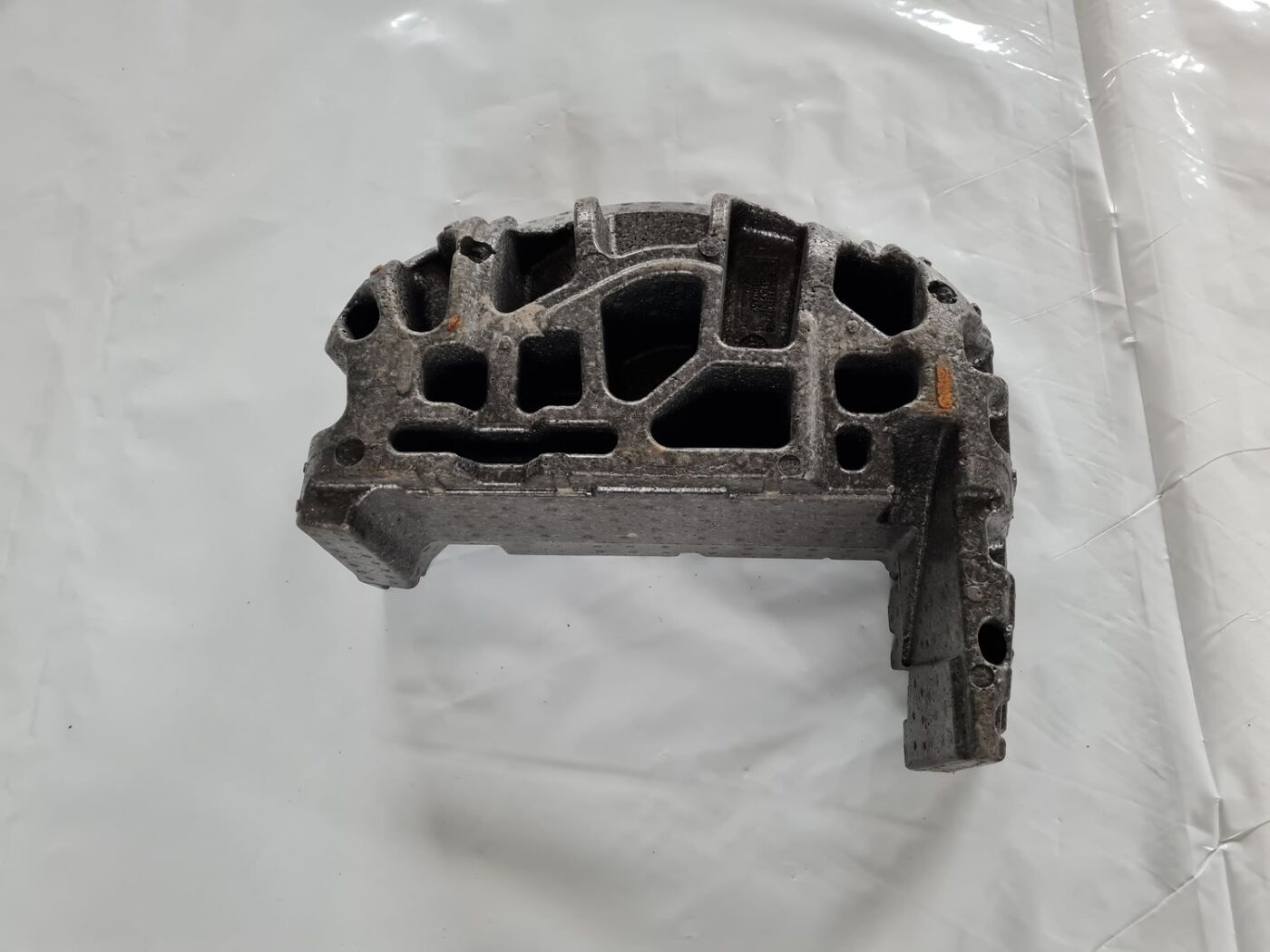 Bagāžnieka nodalījuma instrumentu ieliktnis priekš BMW 6 E63 645 2004 2 Bagāžnieka nodalījuma instrumentu ieliktnis priekš BMW 6 E63 645 2004