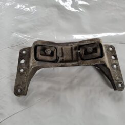 Ātrumkārbas kronšteins priekš BMW 6 E63 645 2004