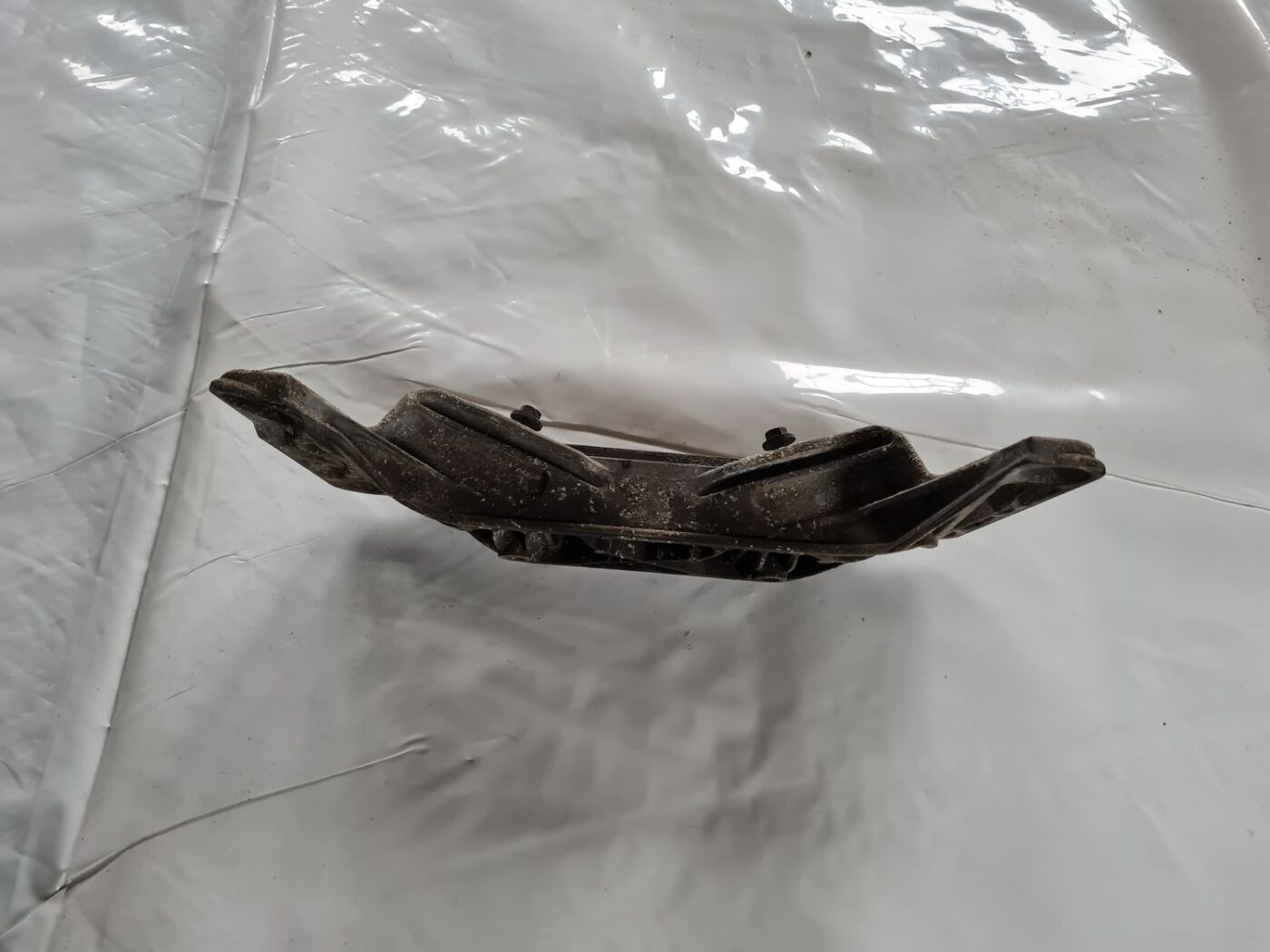 Ātrumkārbas kronšteins priekš BMW 6 E63 645 2004