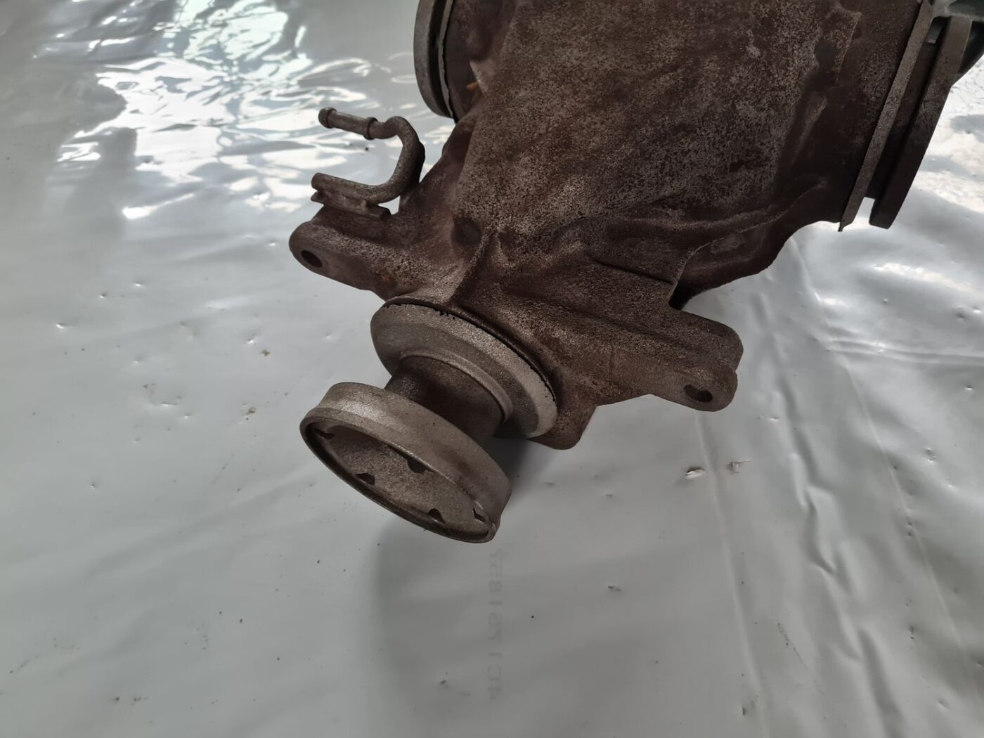 Aizmugurējais reduktors priekš BMW 6 E63 645 2004