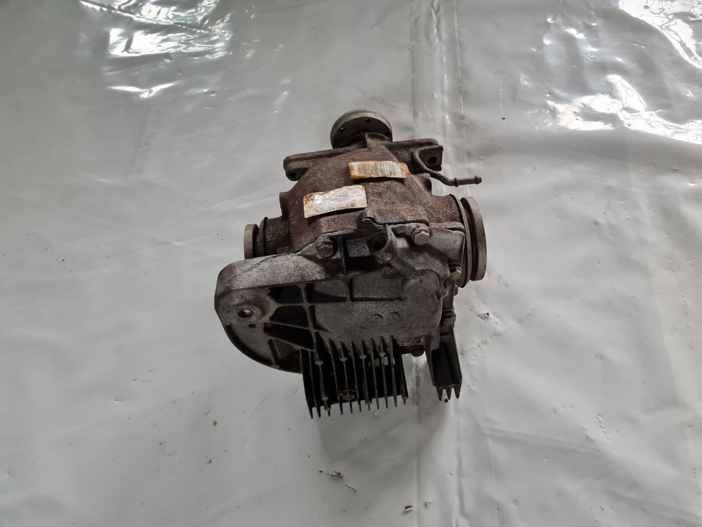 Aizmugurējais reduktors priekš BMW 6 E63 645 2004